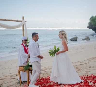 Katrin & Mike beim Altar